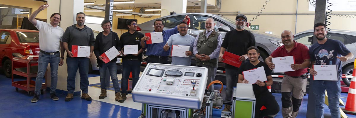 El Área de Mecánica de INACAP Sede Iquique llevó a cabo el curso técnico sobre “Tecnologías de Electromovilidad Automotriz”