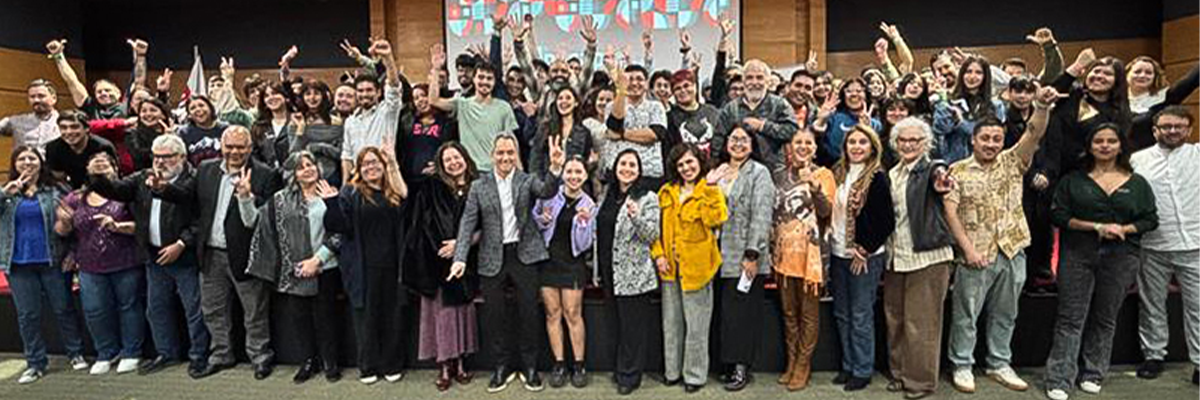 Fotografía oficial de los delegados 2025 junto a directores de carrera y autoridades académicas