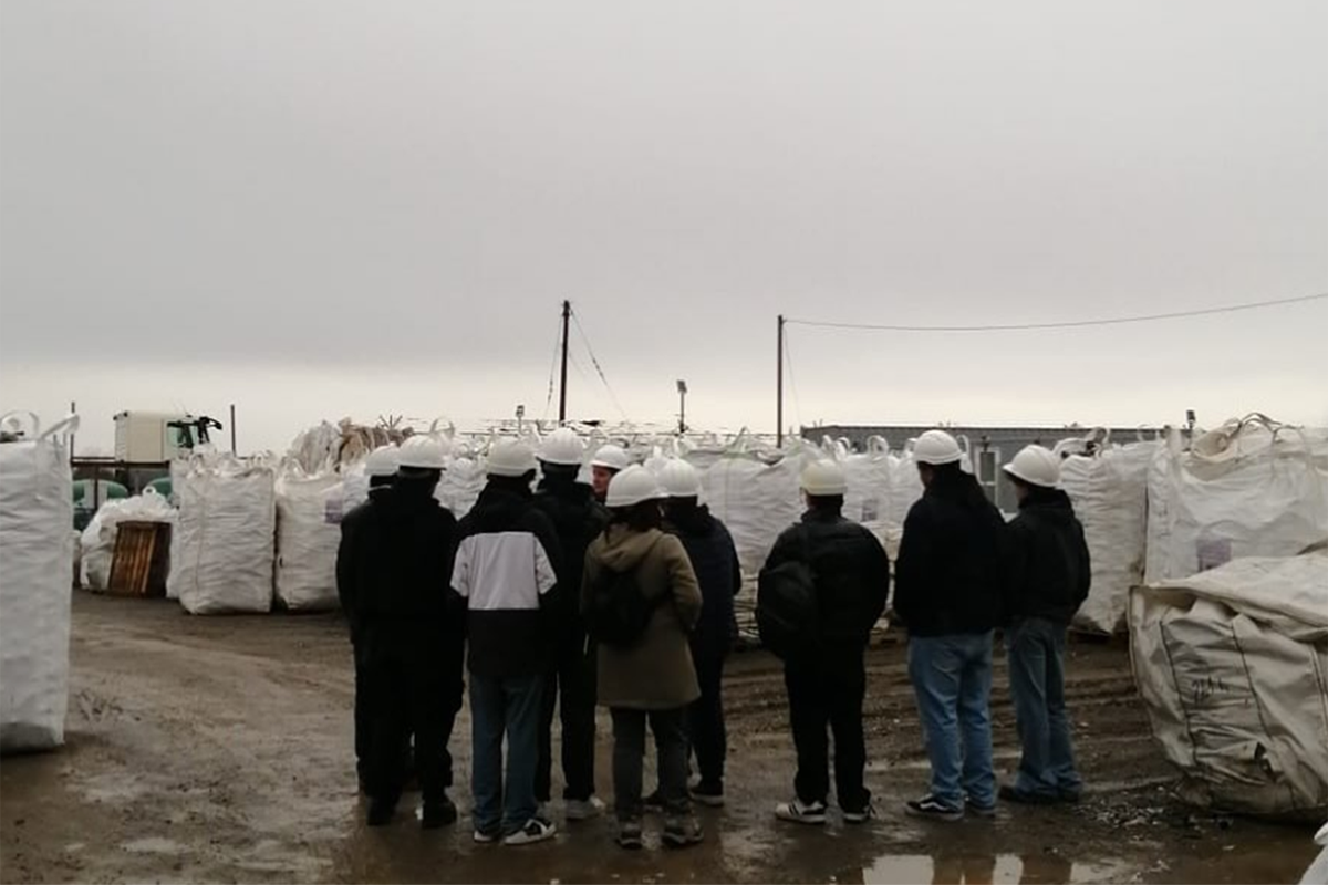 Estudiantes de Diseño Digital de INACAP Punta Arenas visitan planta de reciclaje REMBRE Magallanes
