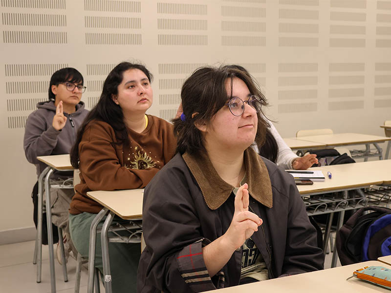Estudiantes de INACAP Iquique aprenden Lengua de Señas Chilena para fortalecer la inclusión