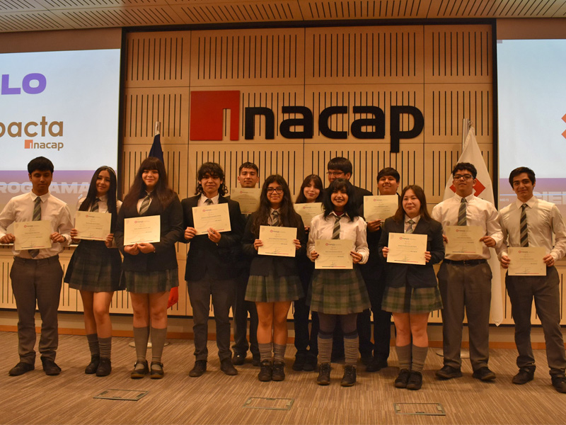 estudiantes que recibieron el premio