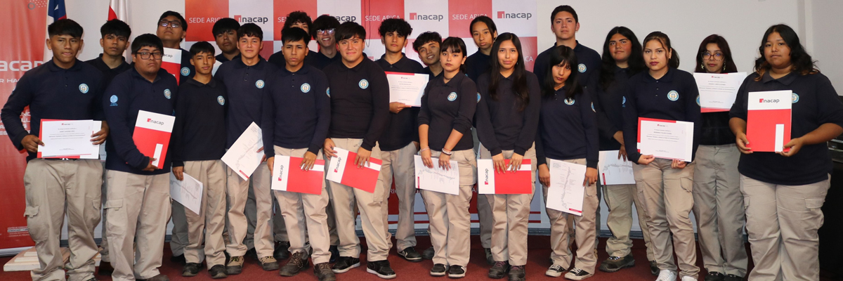 Estudiantes certificados del Colegio Chile Norte