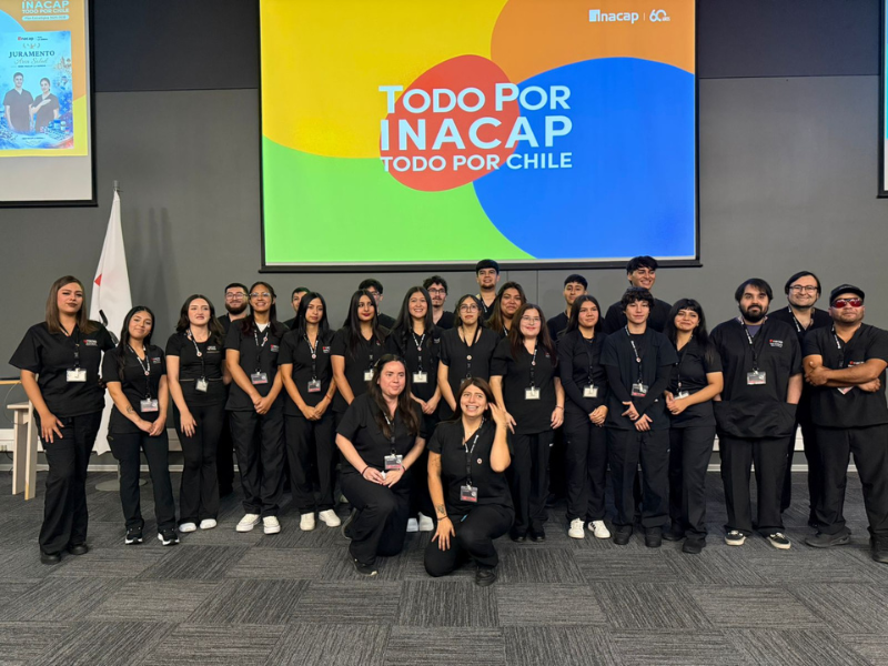 Estudiantes de Técnico en Farmacia