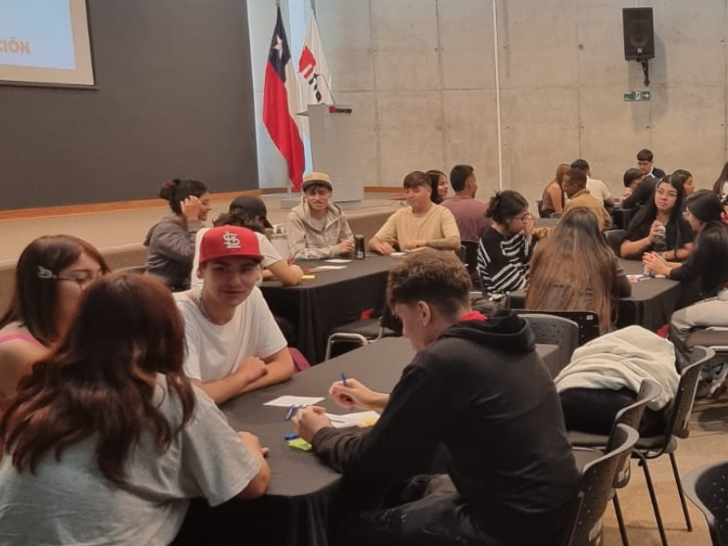 Estudiantes participan en taller de integración Generando Raíces en INACAP Antofagasta