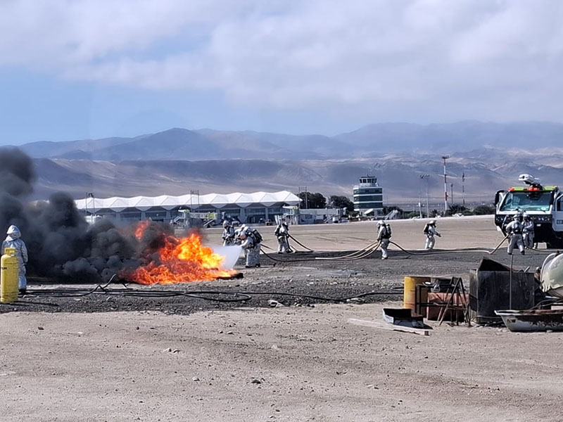 Estudiantes de INACAP Antofagasta participan en simulacro de accidente aéreo en el Aeropuerto Andrés Sabella