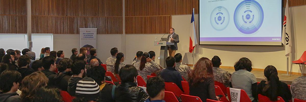 Conversatorio “Hablemos sobre Ciberseguridad” reúne a expertos y estudiantes en Sede Iquique