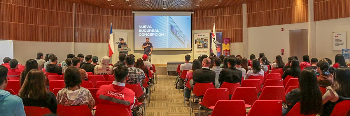 Charla estudiantes Empresa Scania