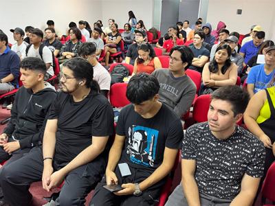 Alumnos en Charla de Ciberseguridad