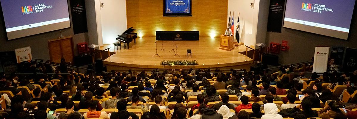 Experto en inteligencia artificial inauguró año académico