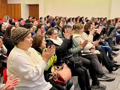 INACAP Sede Talca realiza charla “Piensa Positivo: Tú Mereces ser Feliz” para apoyar e impulsar emprendimientos maulinos