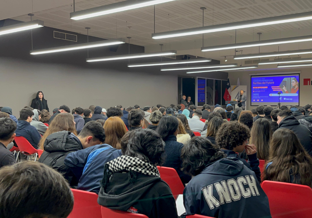 Estudiantes EMTP participando del Seminario AIE-EMTP