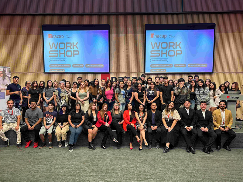 Estudiantes guían workshop Descubre tu carrera a alumnos de primer semestre INACAP La Granja
