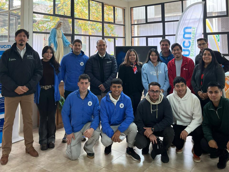 Encargados de Vida estudiantil, junto a los representantes de las distintas casas de estudios de la provincia de Curicó