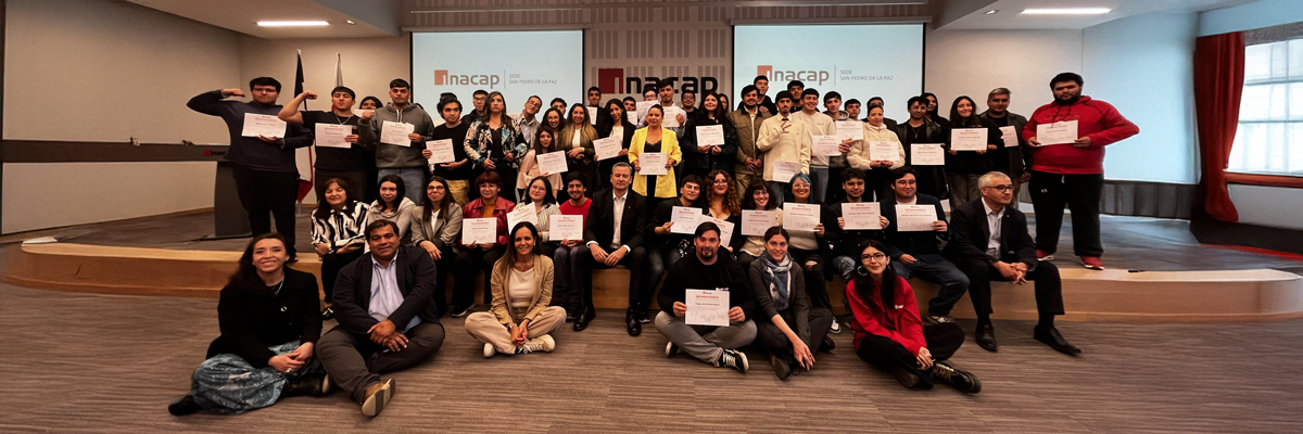 Estudiantes reciben reconocimiento Sello INACAP en ceremonia por su aporte a la comunidad