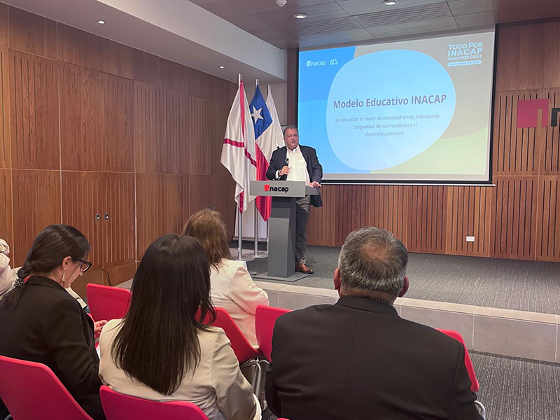 Vicerrector de Operaciones y Experiencia Estudiantil de INACAP, Eugenio Covarrubias de visita en Sede Valdivia.