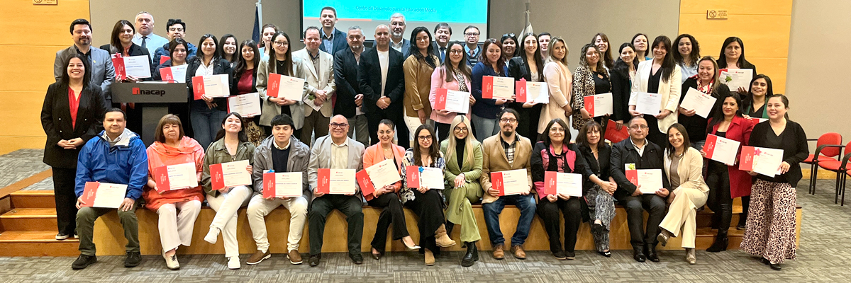 Profesionales de la educación reciben certificación en programas formativos CEDEM INACAP