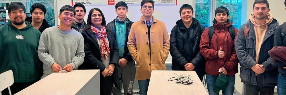 Sede Valdivia celebra el Día Internacional de las Telecomunicaciones con seminario y talleres prácticos para Liceos TP