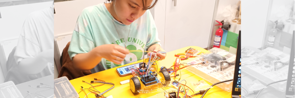 Estudiante preparando proyecto de robótica