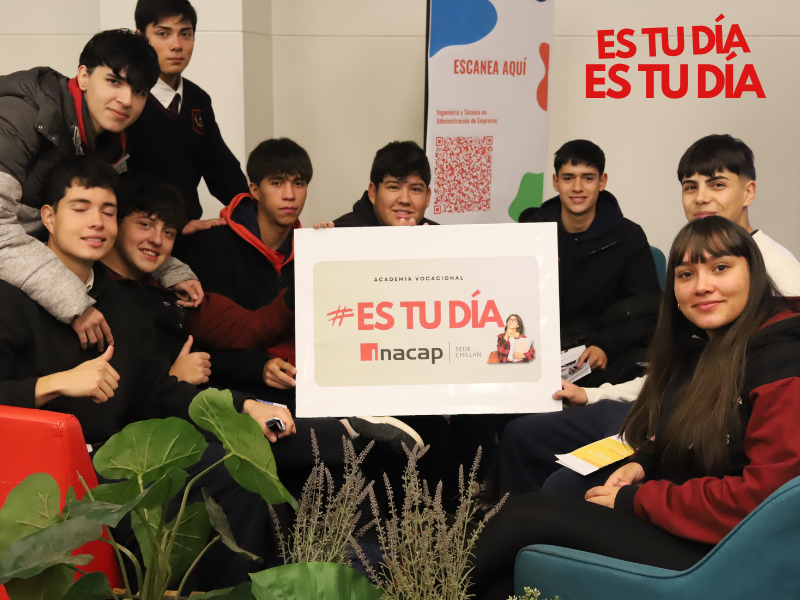 Estudiantes visitantes de "Es tu día" en INACAP Sede Chillán