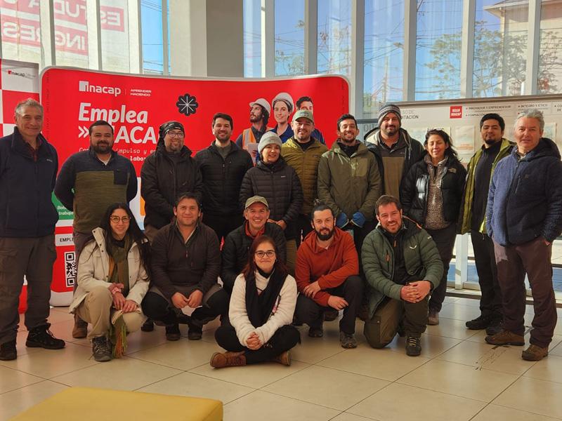 Fotografía grupal de docentes que participaron en el Diplomado