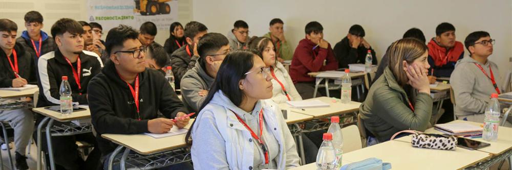 Programa de Aprendices CAEX 2025