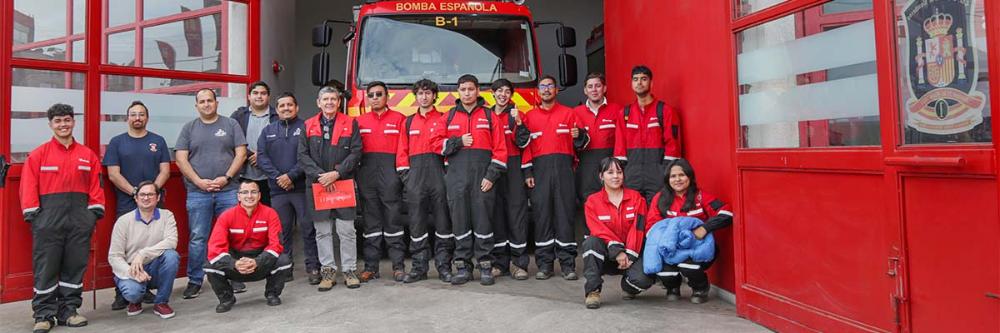 INACAP Iquique y Bomberos fortalecen alianza para apoyar mantenimiento de carros de emergencia y formar a futuros profesionales