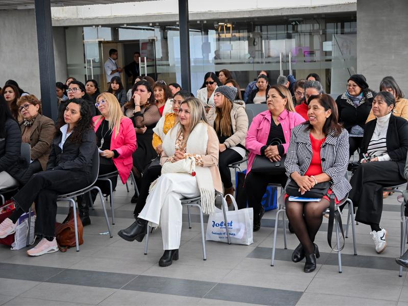 Mujeres que participaron de la academia