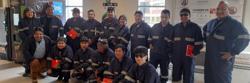 Estudiante y docente que participaron del curso.