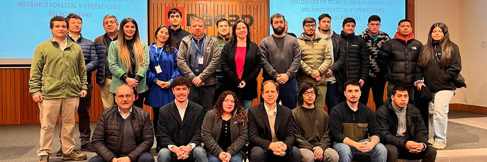 Alumnos Diplomado, representantes de INACAP, Arauco y Sence.