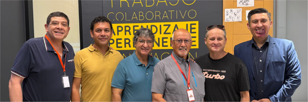Docentes fueron capacitados sobre uso de nuevas tecnologías en sala TECH de INACAP Santiago Sur