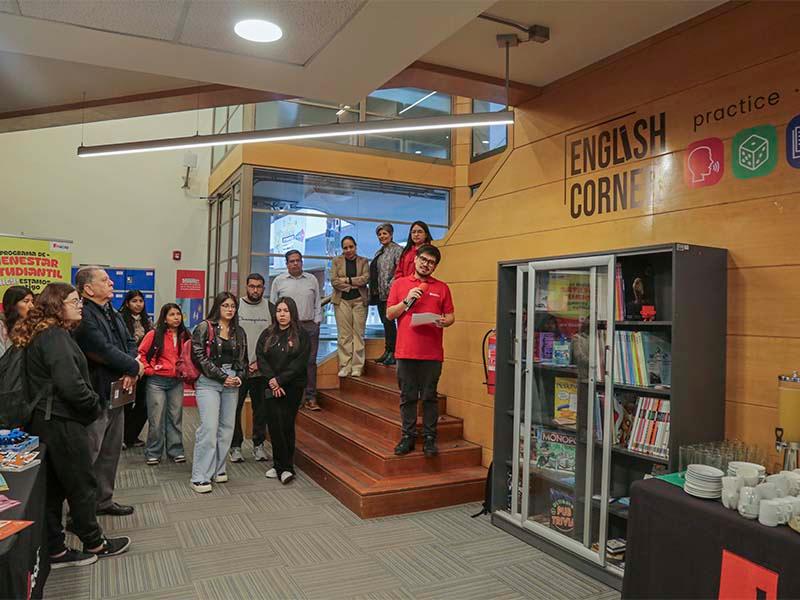 “English Corner”: Un nuevo espacio en Sede Iquique para motivar el aprendizaje práctico del idioma