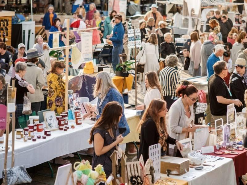 Feria de comercialización de  emprendedores locales