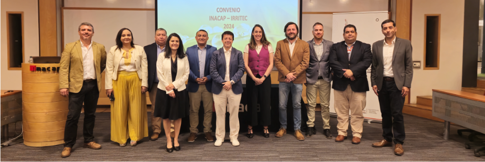 Gerente Comercial de Irritec para Chile y Perú, Sergio Cornu y comité ejecutivo INACAP Santiago Sur