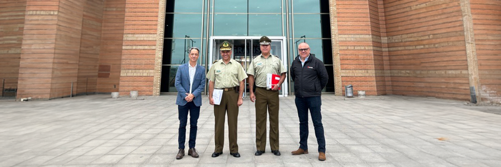 Carabineros y personal de INACAP