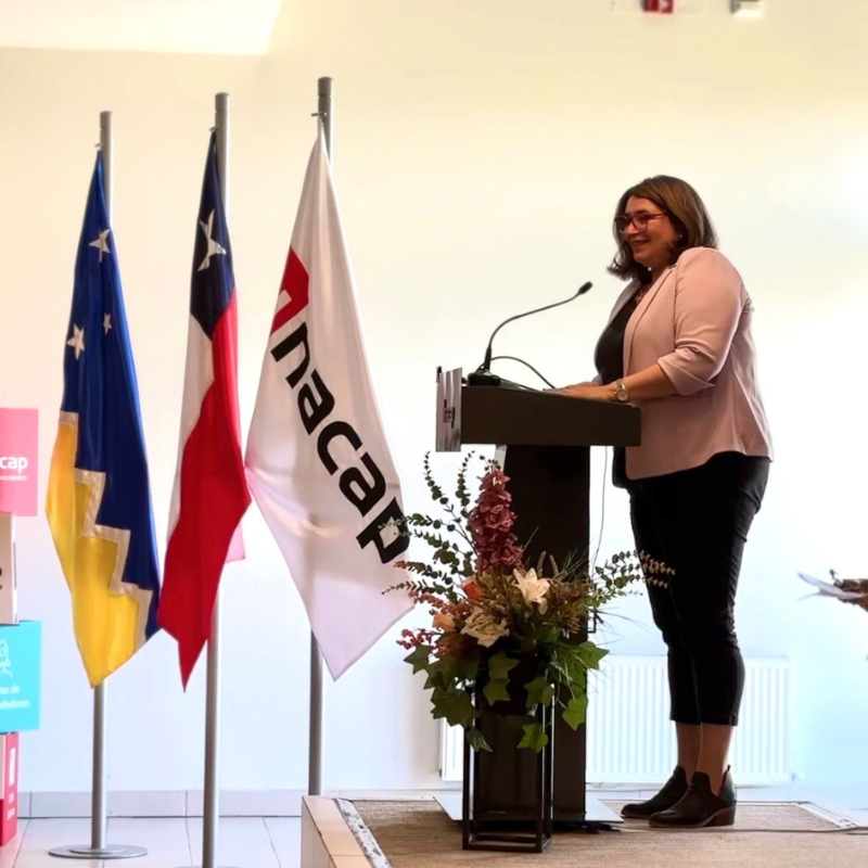 Vicerrectora Sede INACAP Punta Arenas en ceremonia cierre Alternancias CAUCE - CEDEM