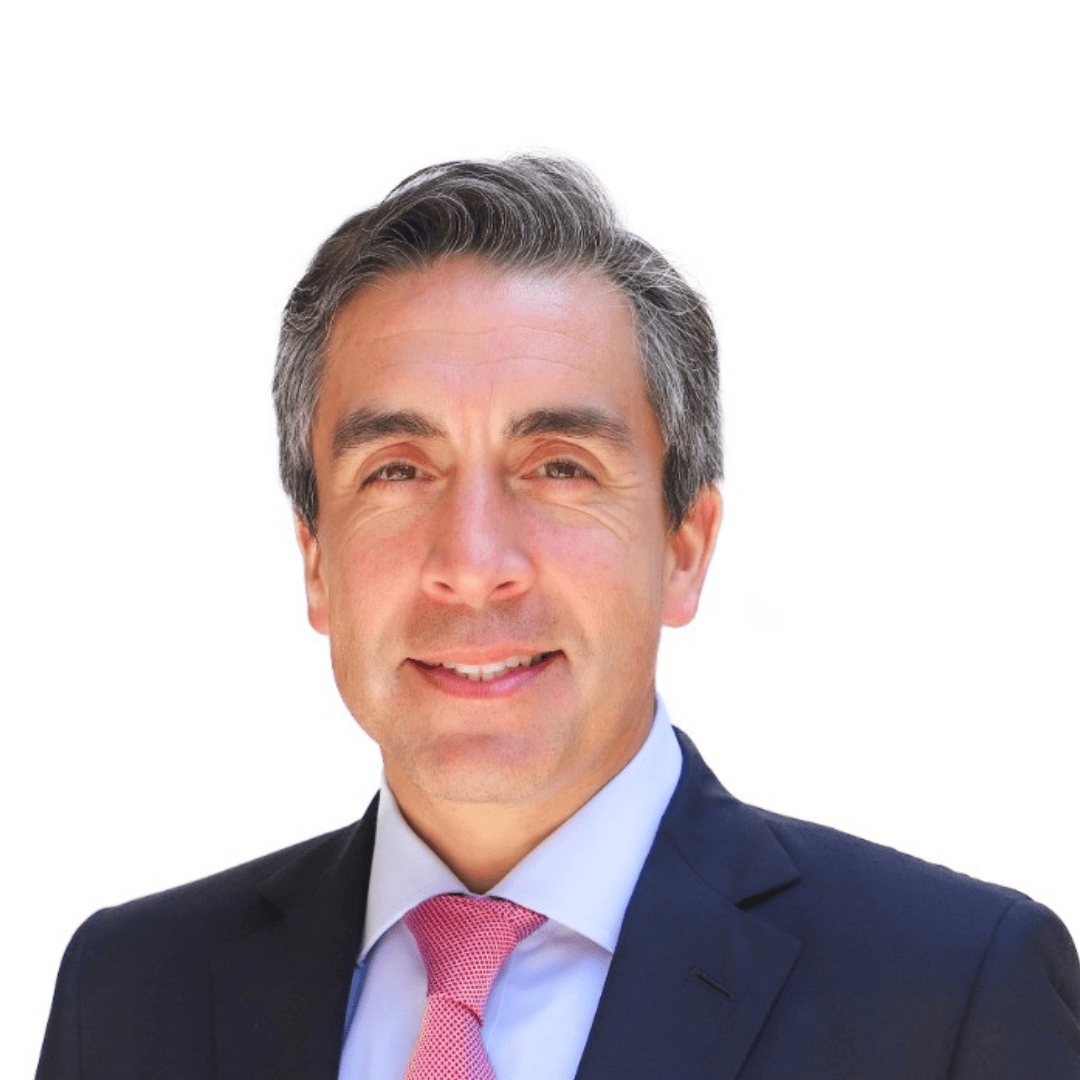 Exalumno Sergio Mena