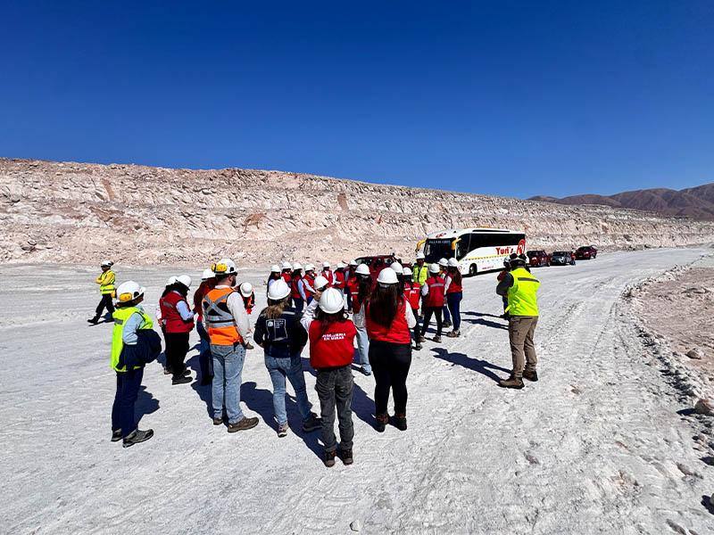 Alumnas de Ingeniería en Minas de INACAP Iquique viven experiencia formativa en terreno junto a SPL