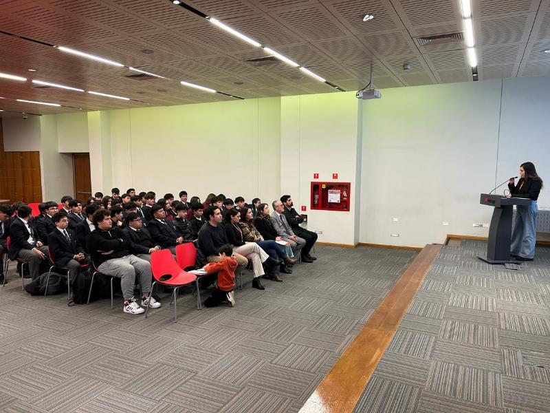 CEREMONIA CON AUTORIDADES Y ESTUDIANTES