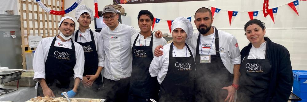 grupos de estudiantes con chefs